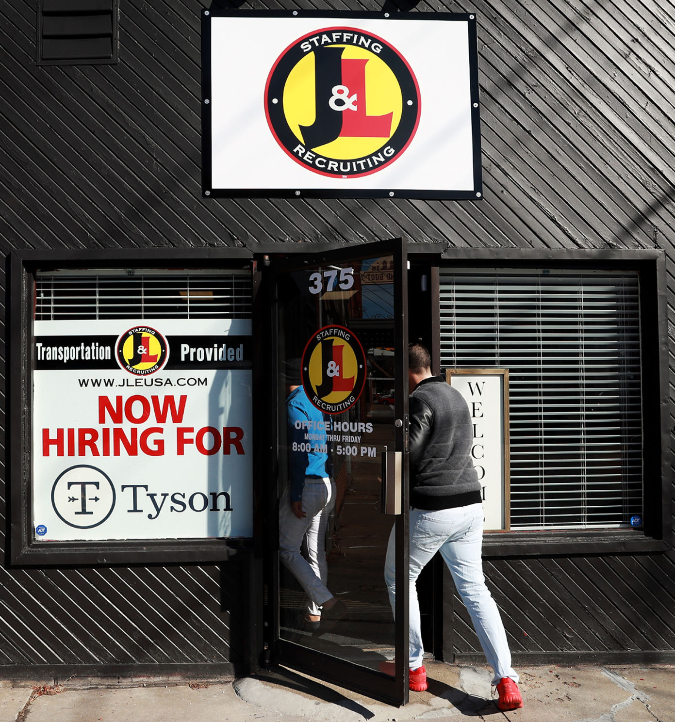020220_JLStaffing4BIZ003_bjs.JPG